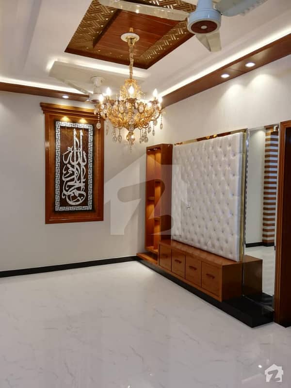بحریہ ٹاؤن ۔ بلاک بی بی بحریہ ٹاؤن سیکٹرڈی بحریہ ٹاؤن لاہور میں 3 کمروں کا 5 مرلہ مکان 1.2 کروڑ میں برائے فروخت۔
