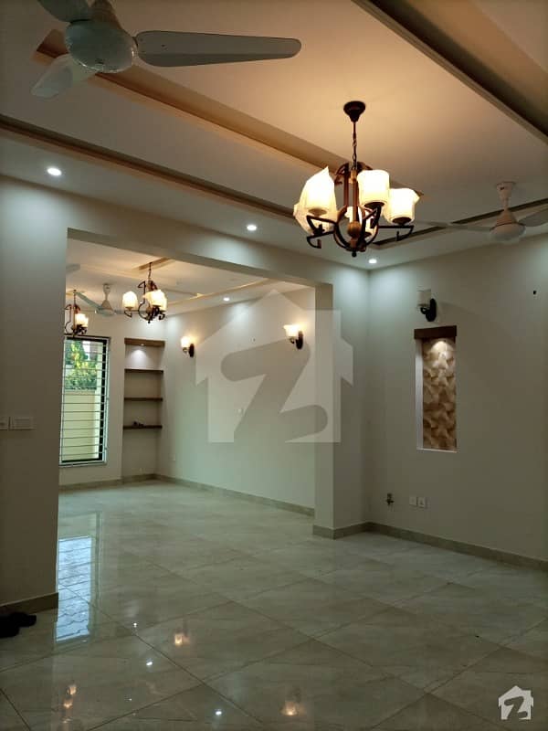 2250 Sq. Feet Barnd New House For Rent In G-14 Islambad