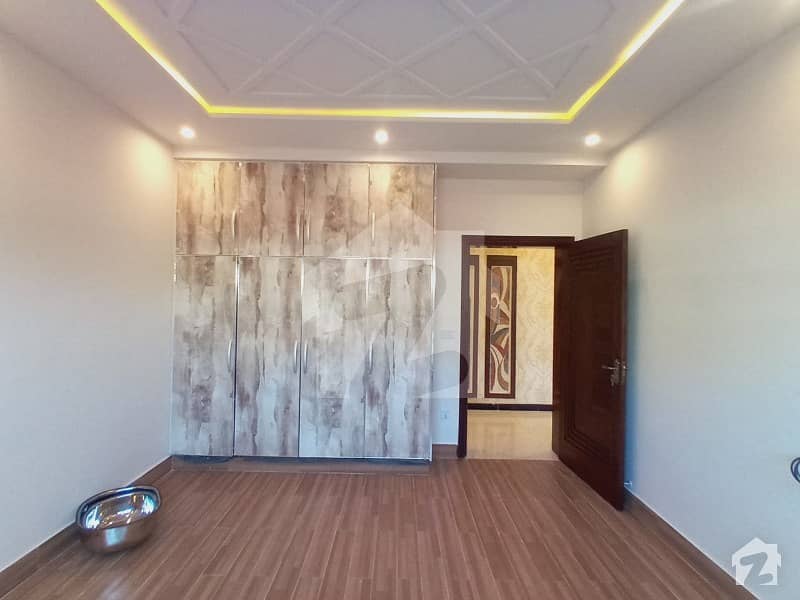 One Kanal Upper Portion Available For Rent In Wapda Town Lahore