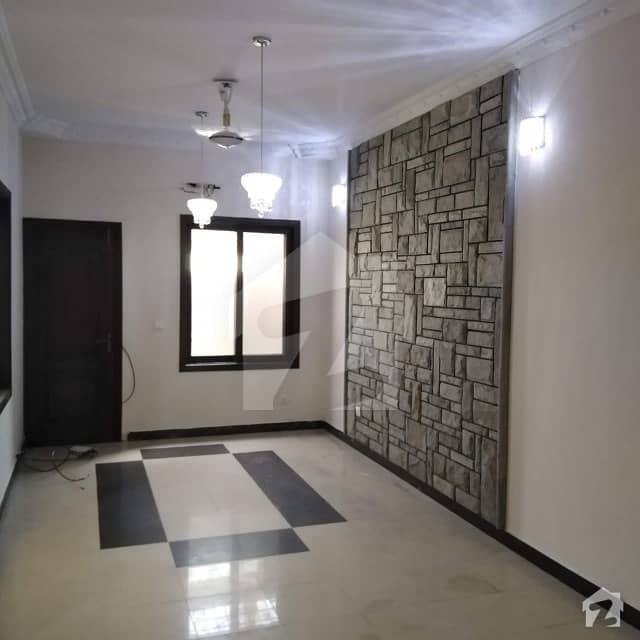 900  Square Feet House Is Available In Dha Defence