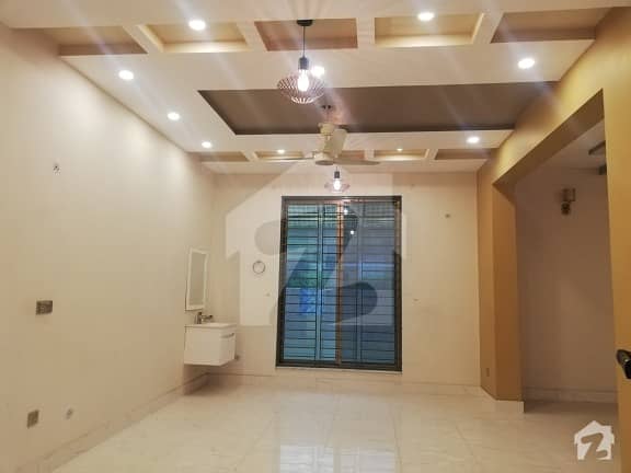1 Kanal 3 Beds Portion And Up Locked Dha Phase 1
