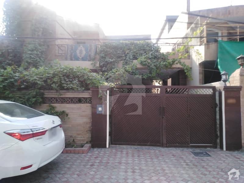 جوہر ٹاؤن فیز 1 - بلاک جی1 جوہر ٹاؤن فیز 1 جوہر ٹاؤن لاہور میں 5 کمروں کا 12 مرلہ مکان 2.65 کروڑ میں برائے فروخت۔