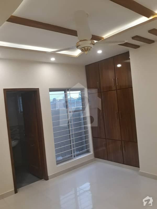 10 Marla Full House Like A New For Rent In Bahria Town Lahore