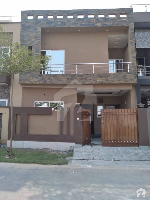 5 Marla Brand New House Hot Location For Sale In Lake City Sector M7c