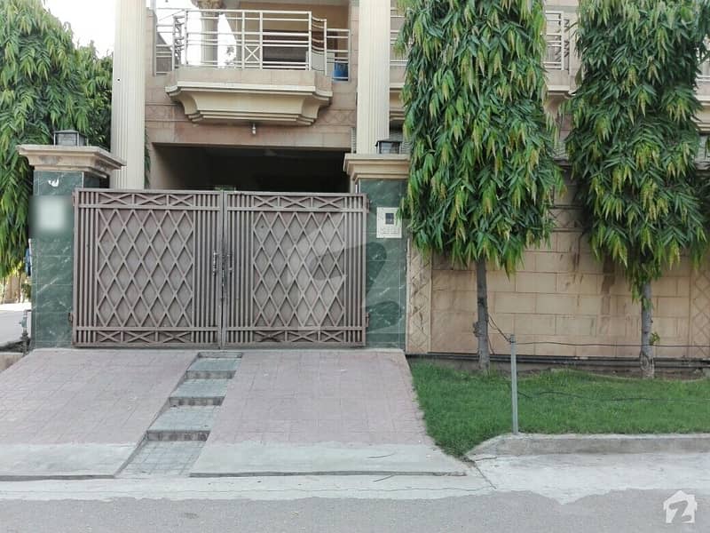 10 Marla House Available In Allama Iqbal Town For Sale