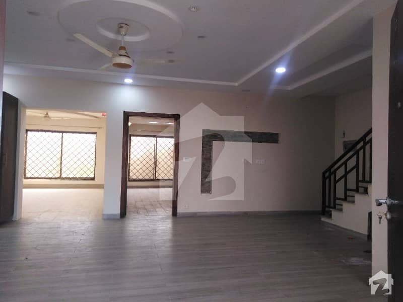 10 Marla House Available For Rent  In Bahria Town Phase 8 Awais Block Near To Root School