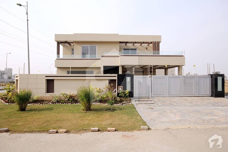 1 Kanal Luxurious House Available For Rent In Phase 1