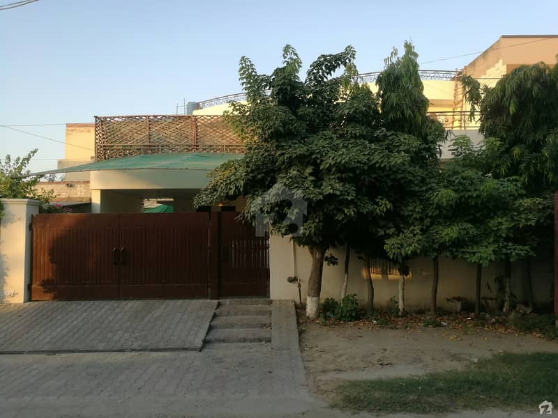 20 Marla House In Punjab Govt Employees Society For Sale At Good Location