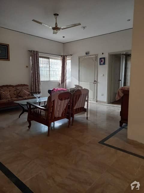 10 Marla 4 Bed Attached Bath House For Rent