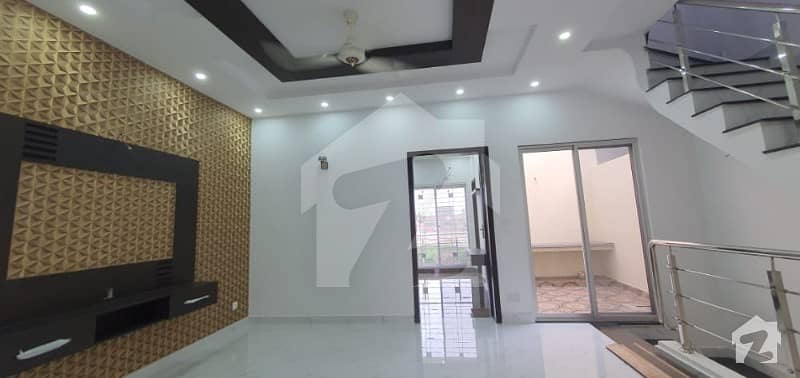 5 Marla Brand New Beautiful House In Prime Location  Green City