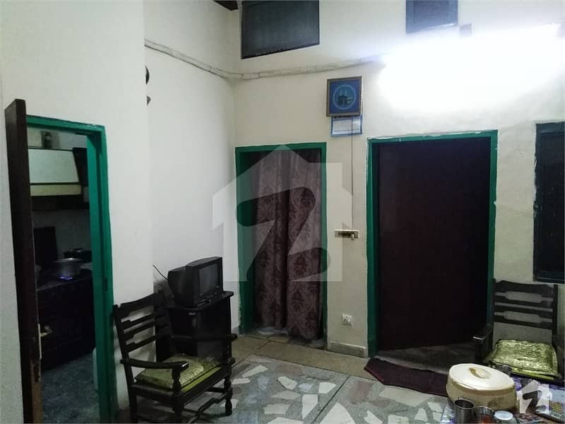 آشیانہ روڈ لاہور میں 4 کمروں کا 5 مرلہ مکان 80 لاکھ میں برائے فروخت۔
