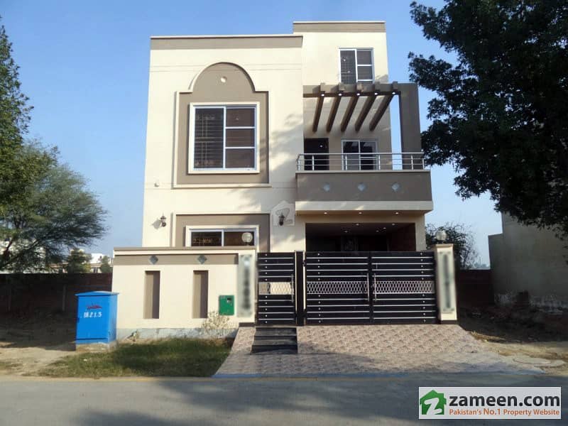 Brand New Double Storey House For Sale In Heart Of Bahria Town Lahore