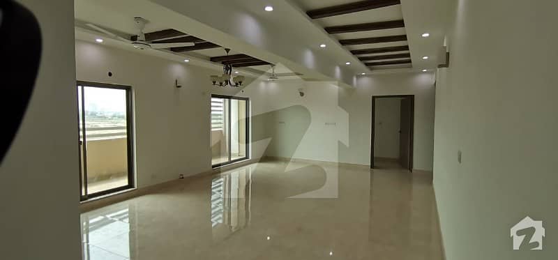 Brand New 3 Bed 10 Marla Facing Park Apartment Available For Rent In Askari 11 Lahore