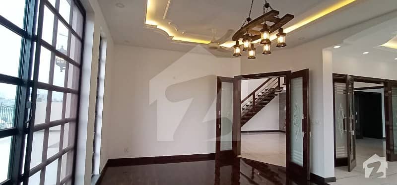 1 Kanal Owner Build Corner Lush Bungalow For Sale In Phase 5 Hot Location