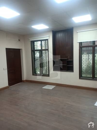 Gulberg 10 Marla Double Storey House For Rent