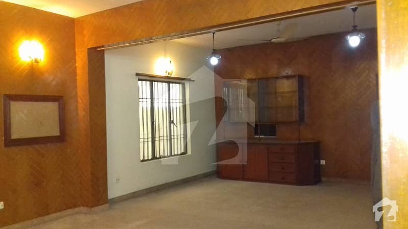4500  Square Feet Lower Portion In Central Dha Defence For Rent