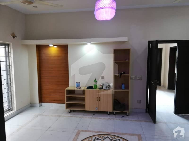 ڈی ایچ اے 11 رہبر فیز 1 ڈی ایچ اے 11 رہبر لاہور میں 5 کمروں کا 10 مرلہ مکان 2.45 کروڑ میں برائے فروخت۔