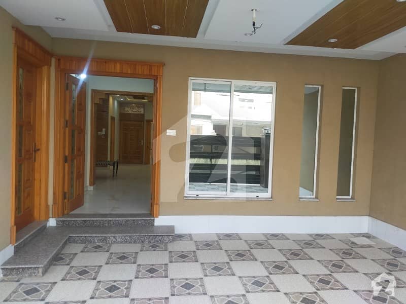 ایڈن ویلی فیصل آباد میں 4 کمروں کا 8 مرلہ مکان 2.22 کروڑ میں برائے فروخت۔