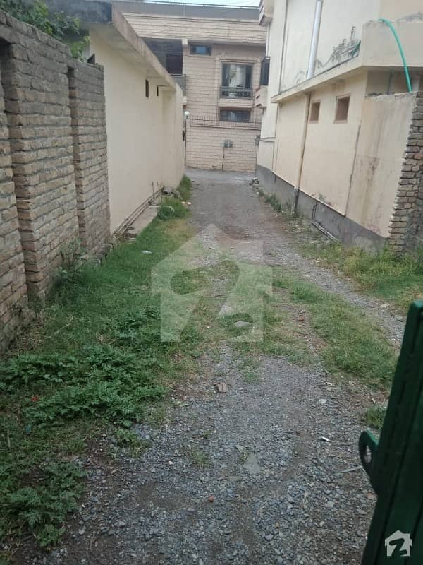 Centrally Located House In Jhangi Qazian Is Available For Sale