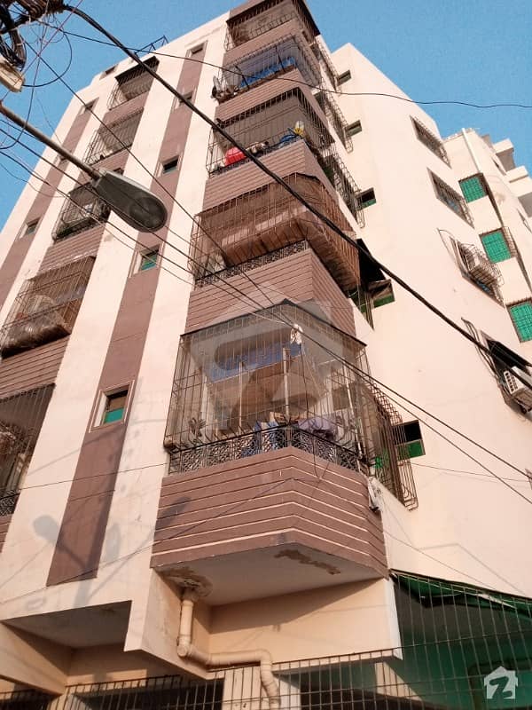 اَپر غزری غِزری کراچی میں 3 کمروں کا 6 مرلہ فلیٹ 1.05 کروڑ میں برائے فروخت۔