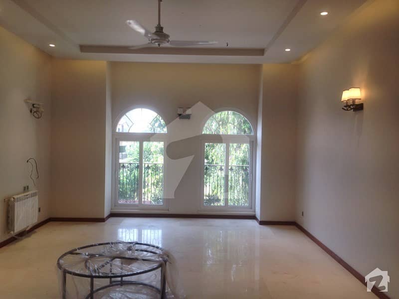 F7 Brand New Modern  Apartment Furnished For Rent