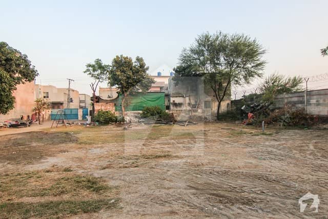 5.8 Kanal Farm House For Sale In Sadat Town Near Dha Phase 5