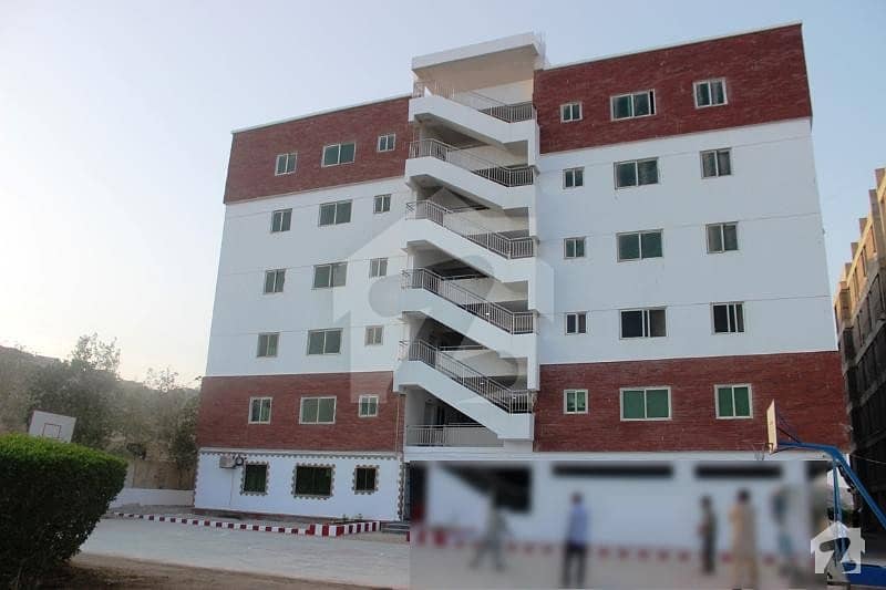 سیرینا ہِلز اندہ موڑ روڈ کراچی میں 4 کمروں کا 4 مرلہ فلیٹ 58 لاکھ میں برائے فروخت۔