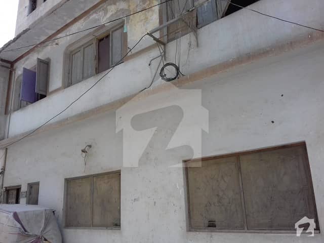 قاسم آباد لیاقت آباد کراچی میں 9 کمروں کا 1 کنال مکان 1.3 کروڑ میں برائے فروخت۔