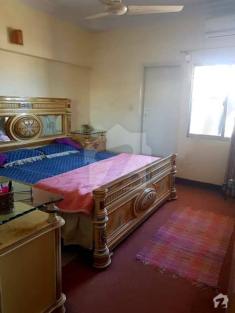 جناح ایونیو کراچی میں 3 کمروں کا 5 مرلہ فلیٹ 80 لاکھ میں برائے فروخت۔