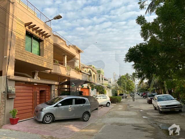 House Of 400 Square Yards For Sale In Gulshan-e-iqbal Town