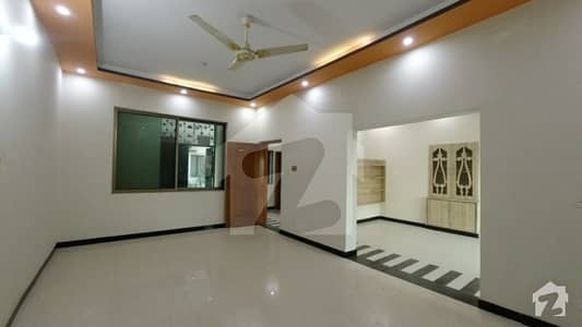 فیصل ٹاؤن ۔ بلاک اے فیصل ٹاؤن لاہور میں 3 کمروں کا 8 مرلہ فلیٹ 95 لاکھ میں برائے فروخت۔