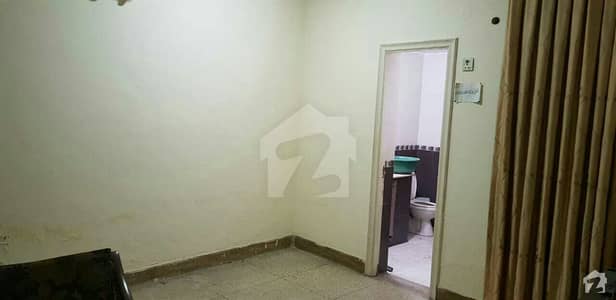 Stunning 5 Marla House In Allama Iqbal Town Available