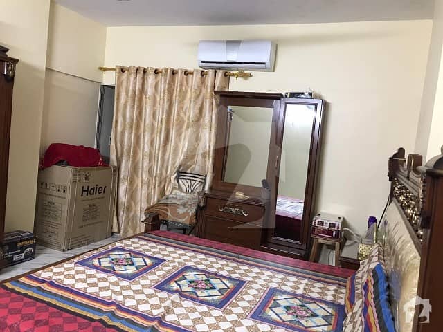 پی ای سی ایچ ایس بلاک 3 پی ای سی ایچ ایس جمشید ٹاؤن کراچی میں 2 کمروں کا 5 مرلہ فلیٹ 1.35 کروڑ میں برائے فروخت۔