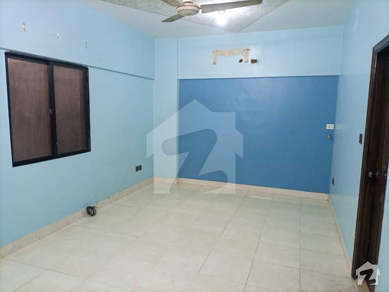 Spacious Flat Is Available In Jamshed Town For Rent