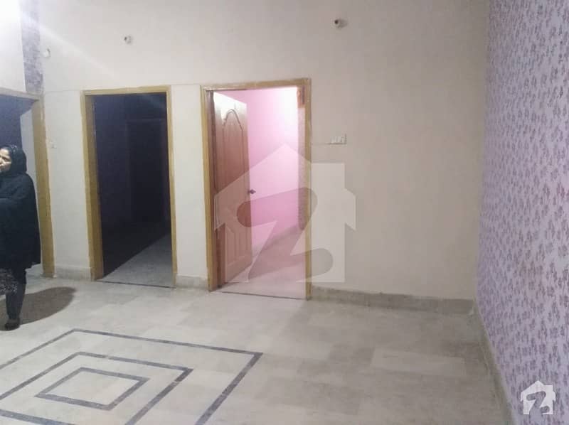 Latifabad Unit No 10 Main Road 125 Square Yards Ground Portion Up For Rent