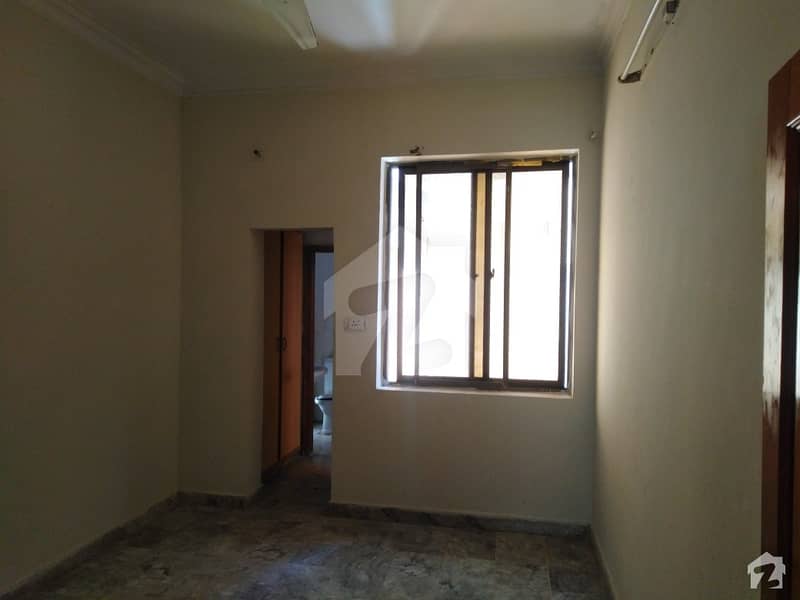 In Hayatabad House Sized 5 Marla For Sale