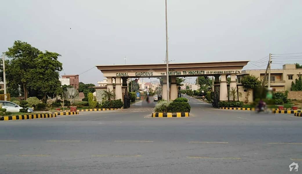 4 Marla Commercial Plot For Urgent Sale In Canal Gardens Lahore