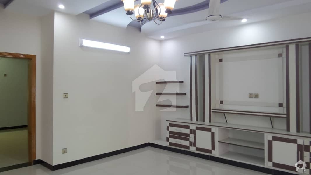 7 Marla Lower Portion Available For Rent In G-13