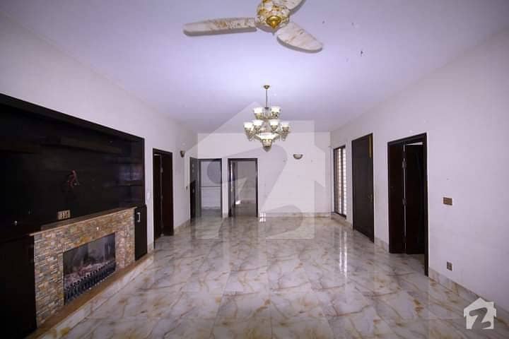 Beautiful Luxurious 1 Kanal Upper Portion Available For Rent