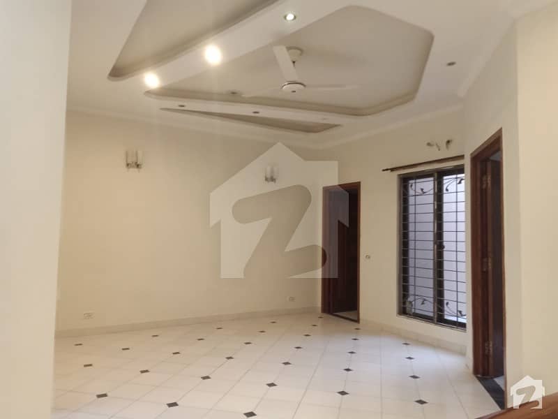 5 Marla House For Rent In Green City