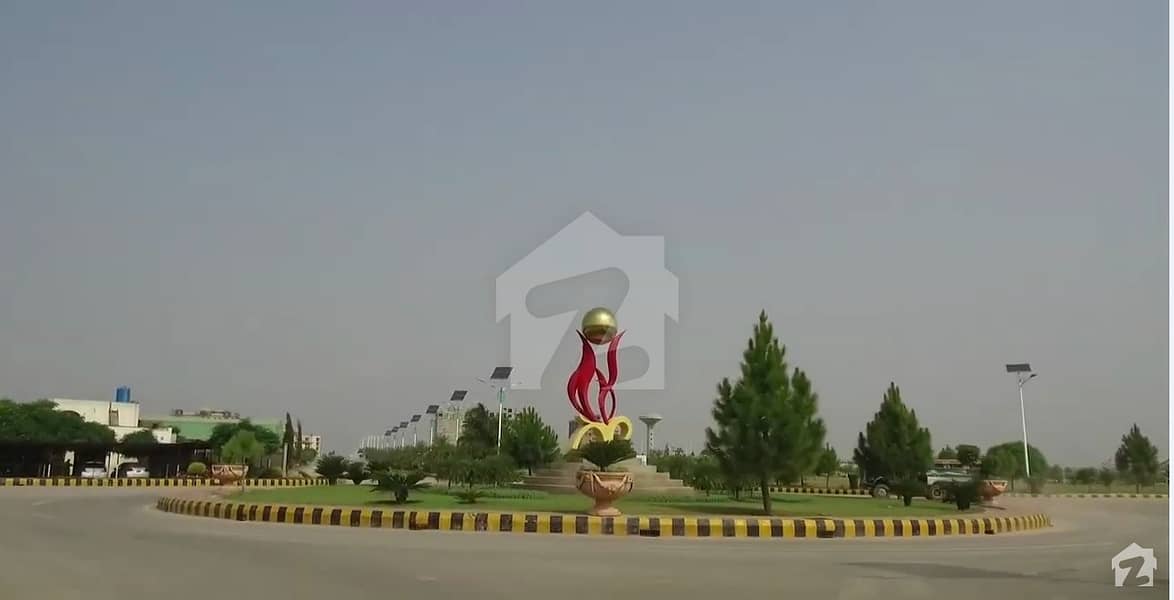 A Stunning Plot Form Is Up For Grabs In Gulberg Gulberg Greens - Block D