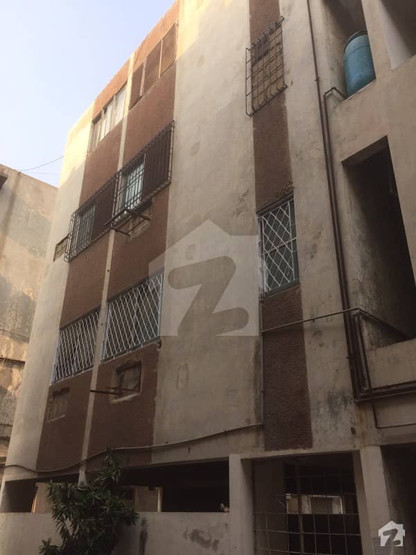 1500  Square Feet Flat Situated In Shahra-E-Faisal For Sale