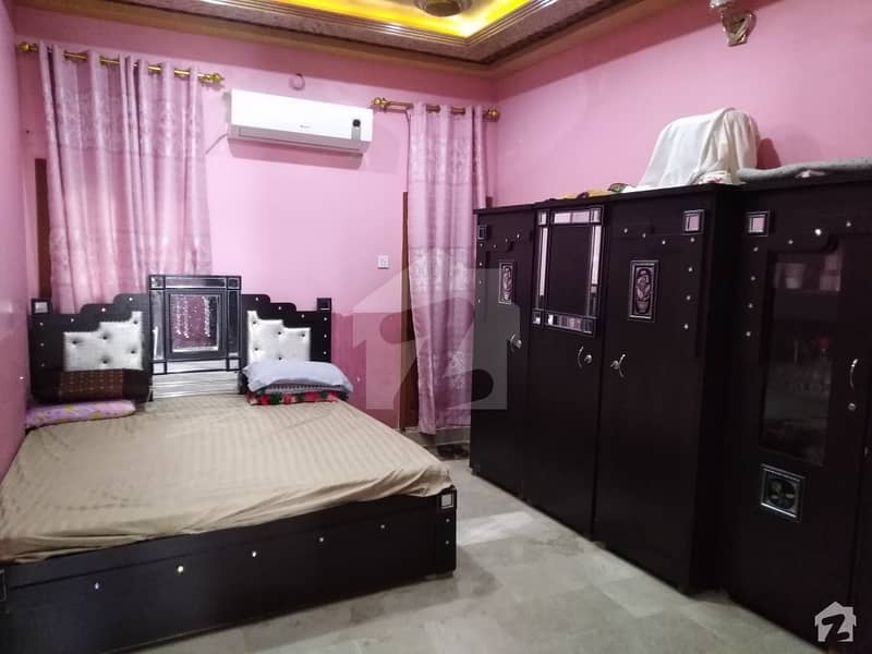 جامشورو روڈ حیدر آباد میں 4 کمروں کا 6 مرلہ مکان 1.2 کروڑ میں برائے فروخت۔