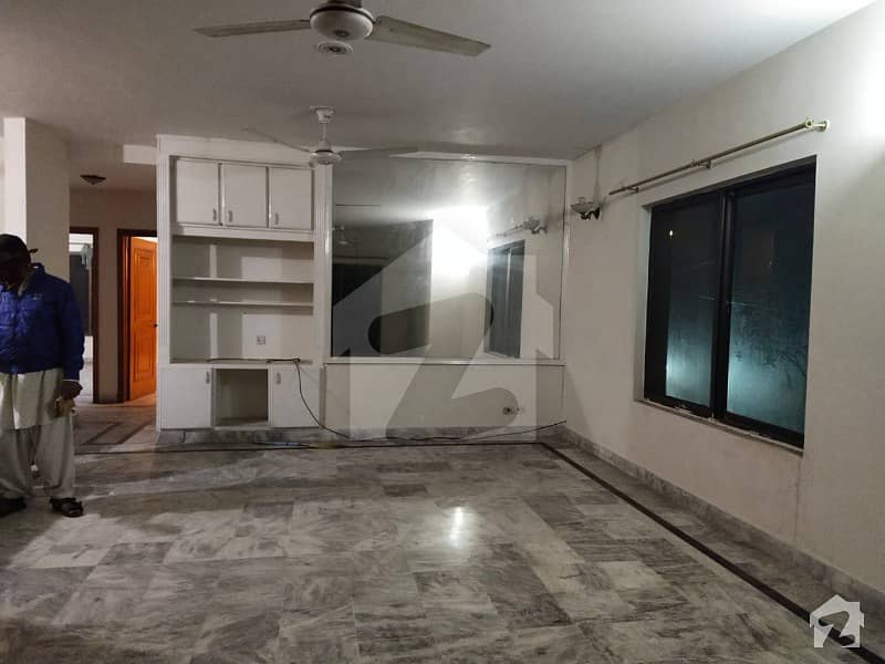 Modern Location 7 Marla First Floor Apartment Are Available For Rent In Rehman Gardens