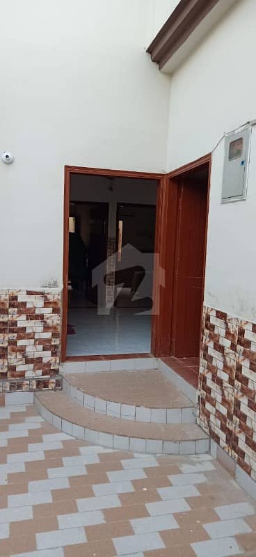گلستانِ جوہر کراچی میں 4 کمروں کا 5 مرلہ مکان 1.28 کروڑ میں برائے فروخت۔