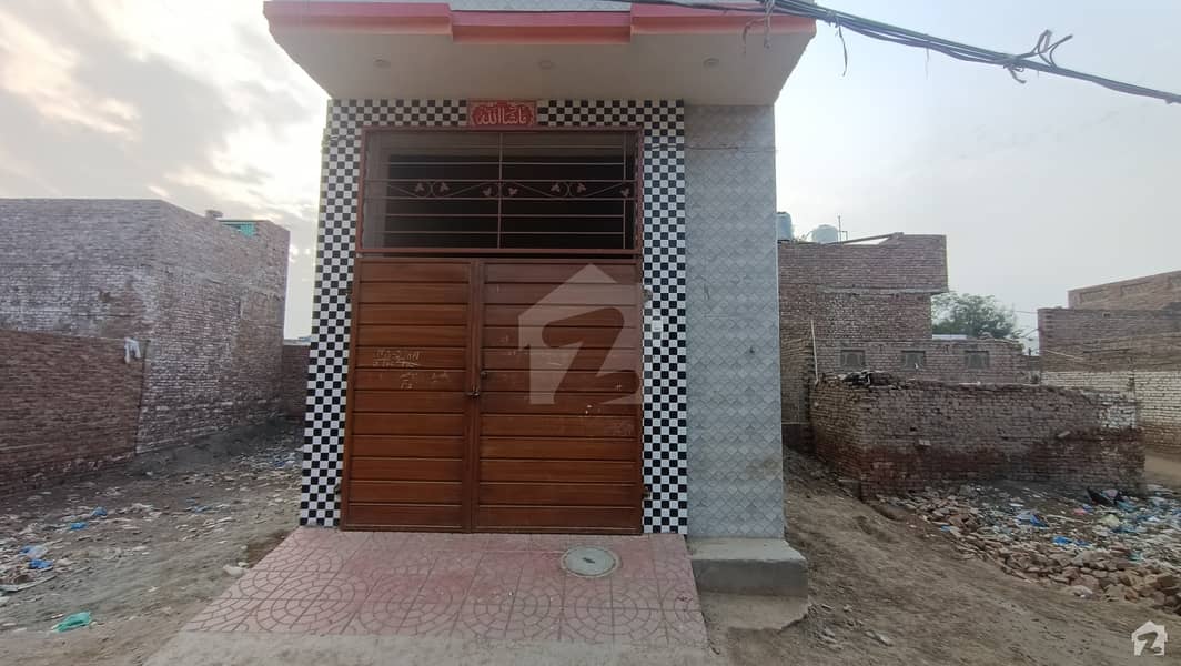 In Sabzi Mandi House Sized 2.5 Marla For Sale