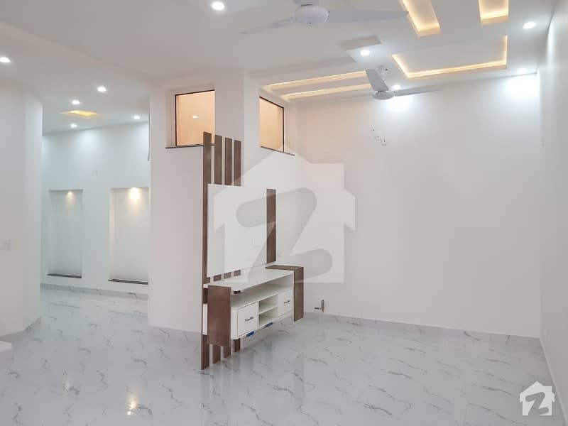 2700  Square Feet House In Raiwind Road Is Available