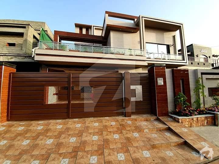 1 Kanal Beautiful  Luxury House  For Sale