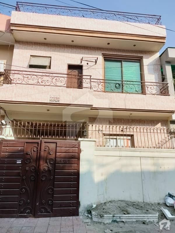 Stunning 1125  Square Feet House In Johar Town Available
