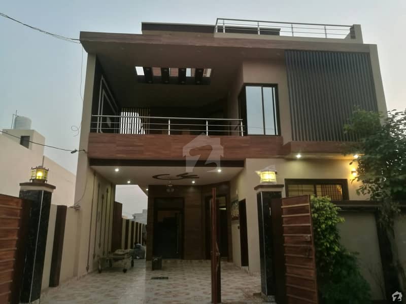Nasheman-e-Iqbal House Sized 10 Marla Is Available